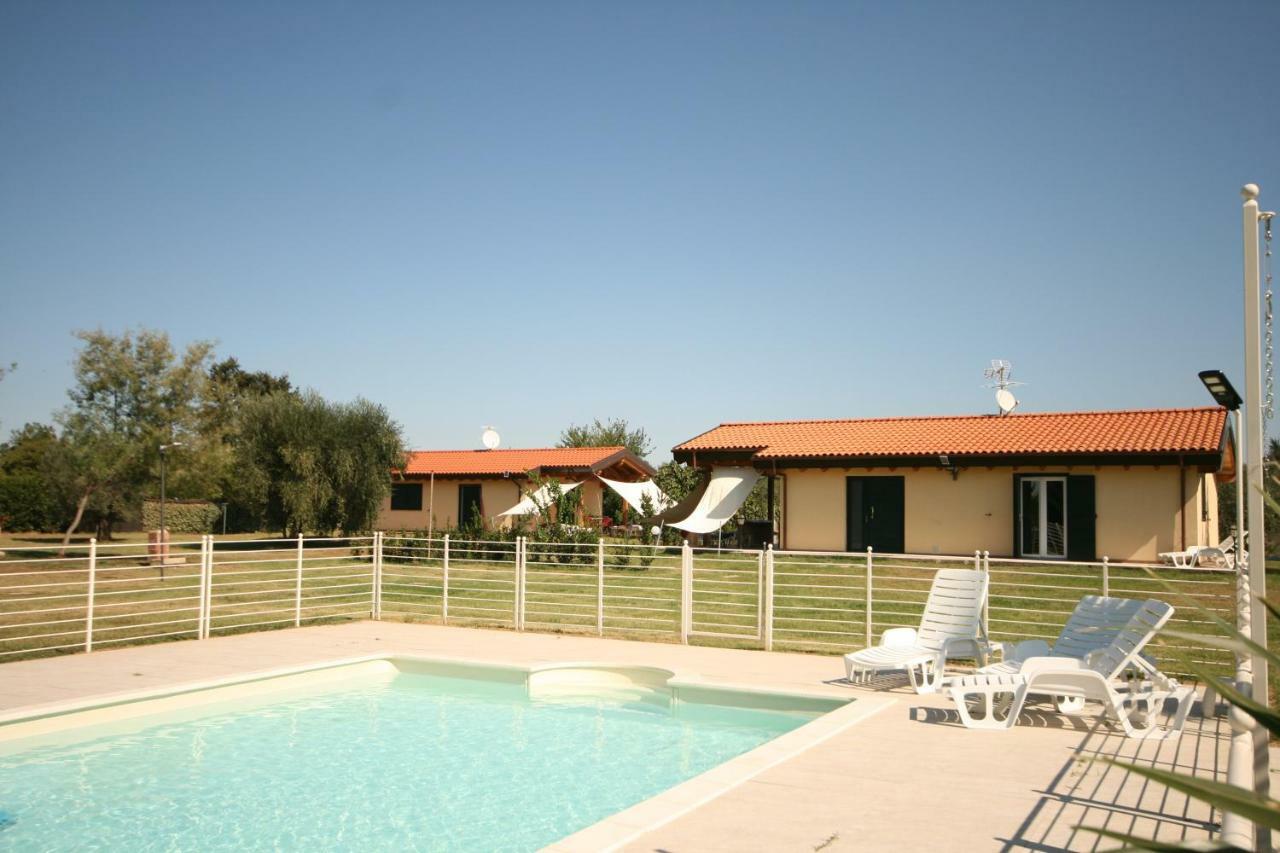 Due Casette Con Piscina Castagneto Carducci Exterior photo