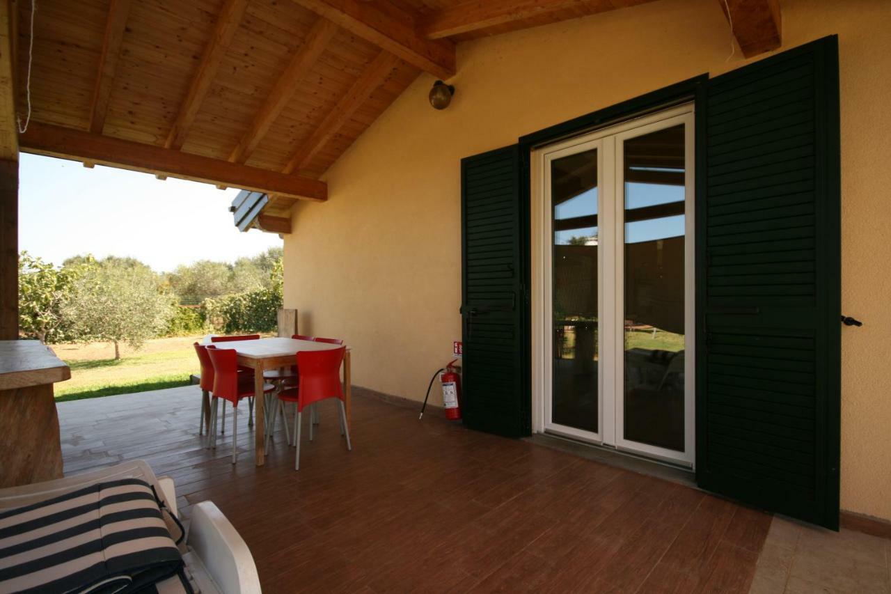 Due Casette Con Piscina Castagneto Carducci Exterior photo